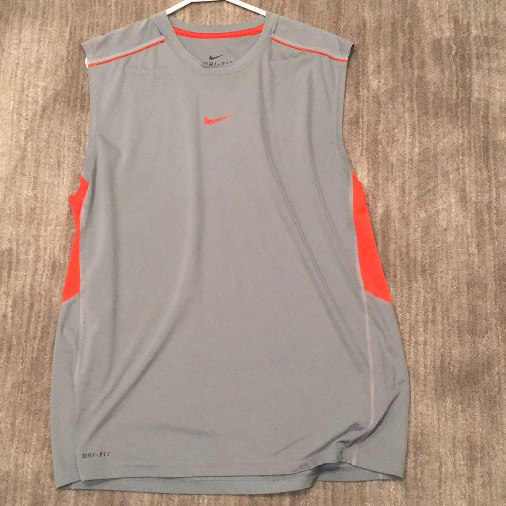 Nike tank (dri-fit)